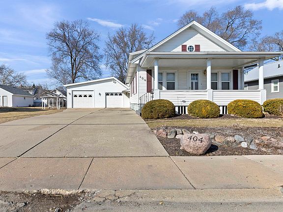 2nd image of 404 River Ln