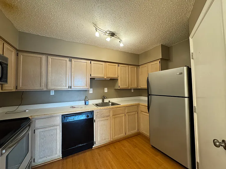 3101 Patrick Henry Dr #132 — Photo 7