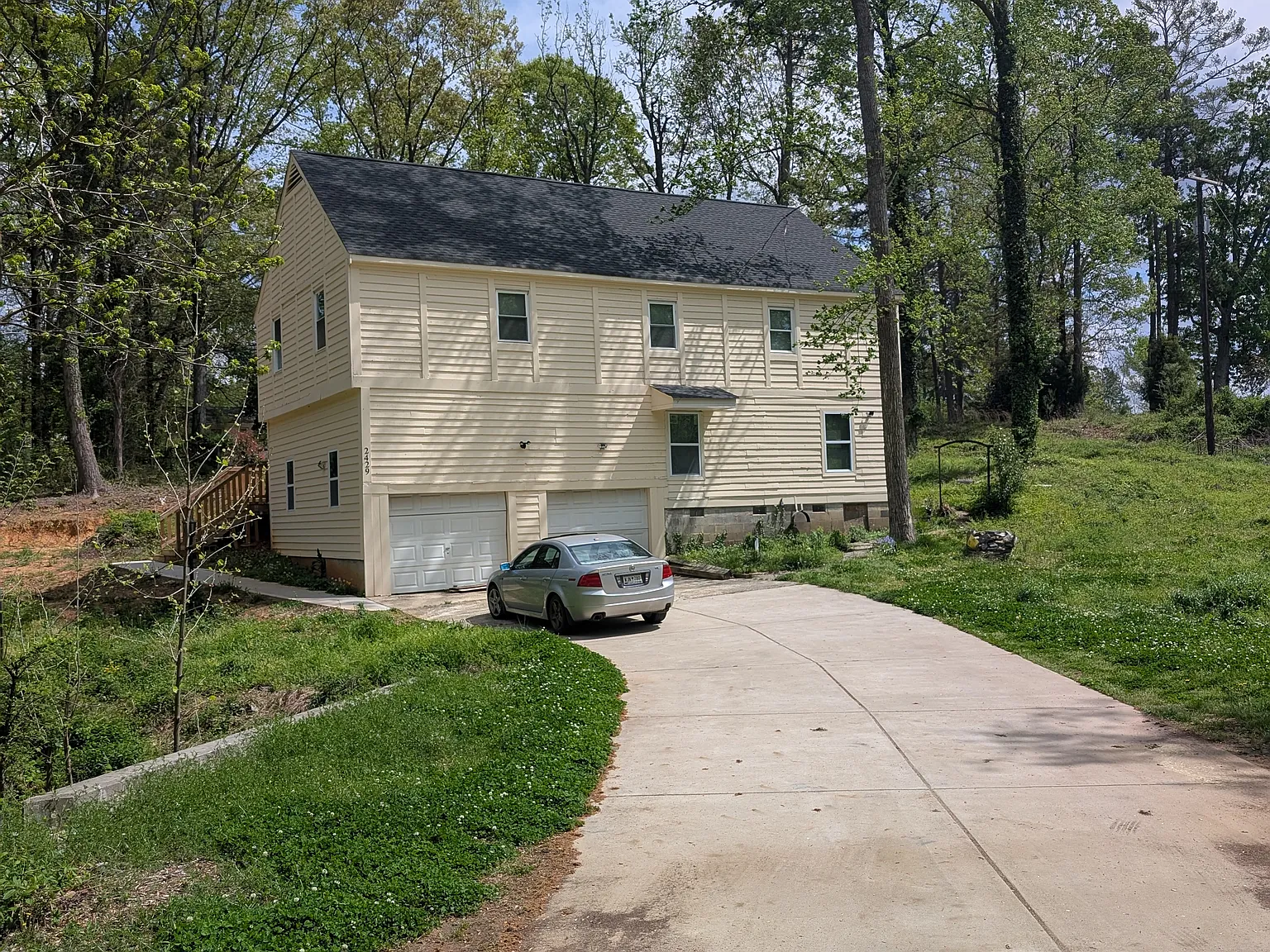 7 bed, 3200 sqft, $3,750 — Photo 3