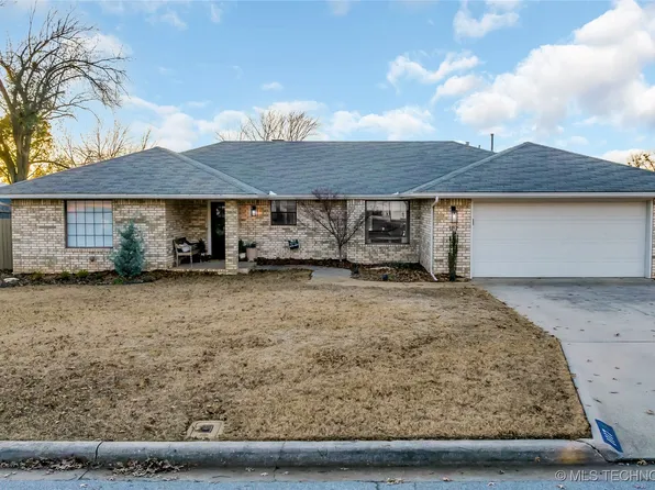 1117 Surrey Dr, Ardmore, OK 73401