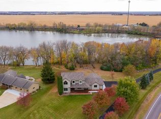 33046 Marie Ln, Saint Peter, MN 56082