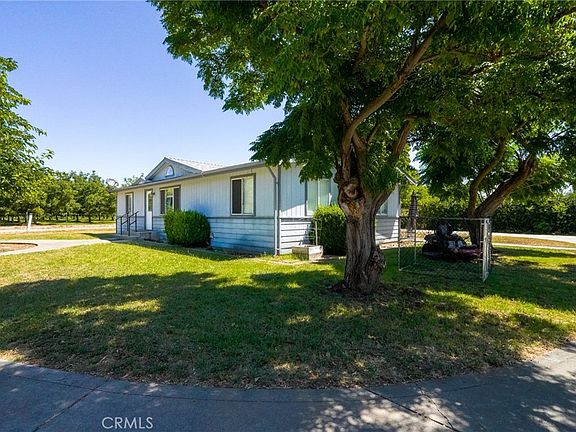 3rd image of 13742 Trinity Ave