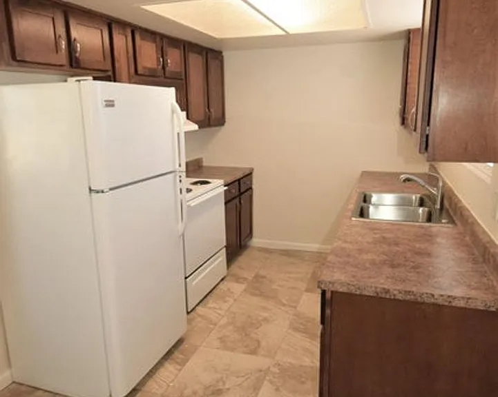 8124 N 33rd Dr — Photo 3