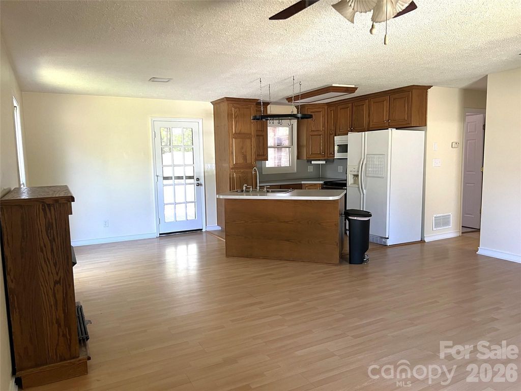 305 Forest Hill St, Morganton, NC - View 5