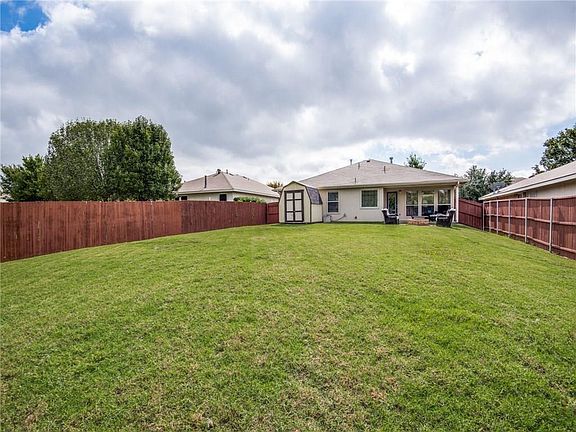 3rd image of 3308 Saint James Pl