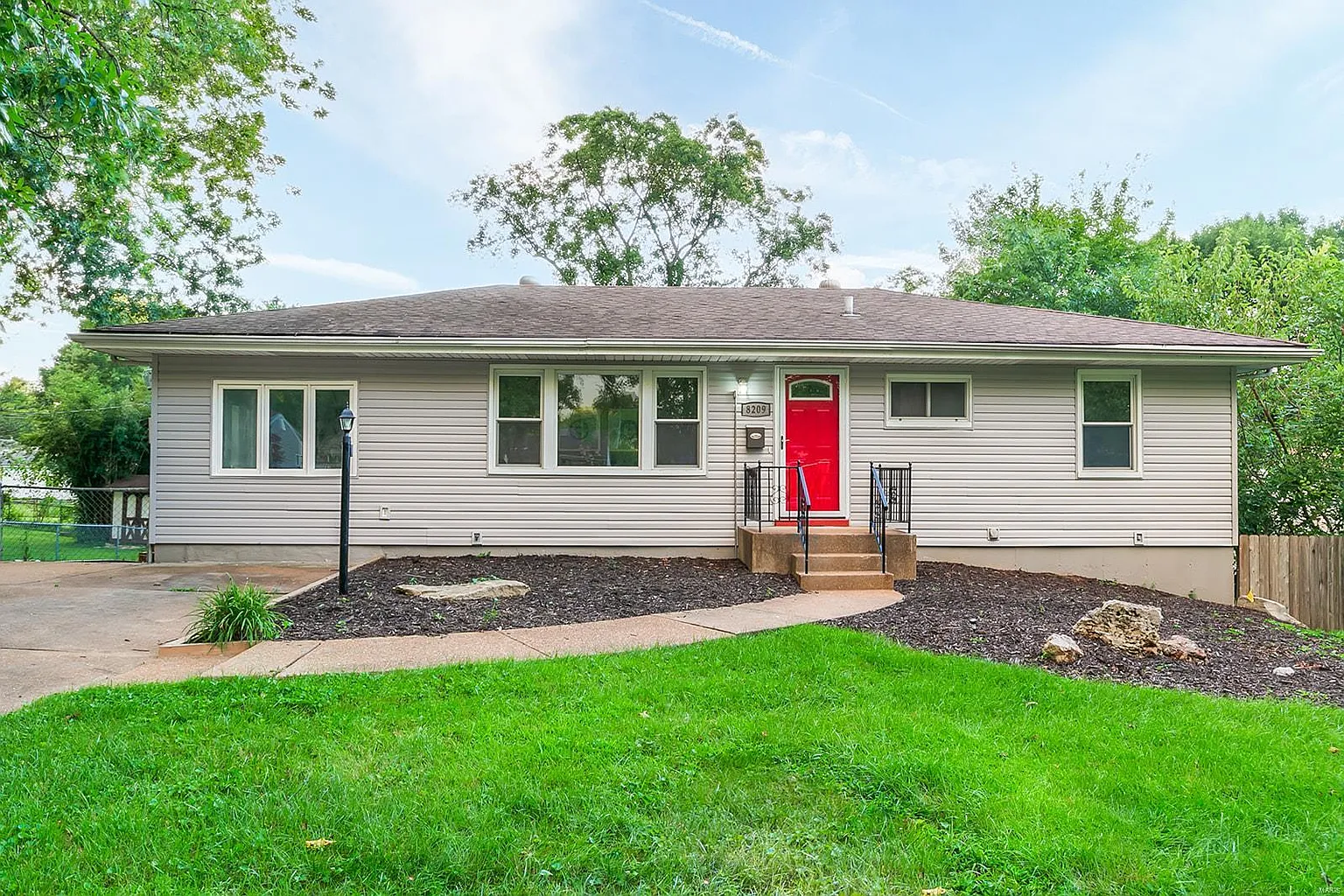 8209 General Sheridan Ln photo 1