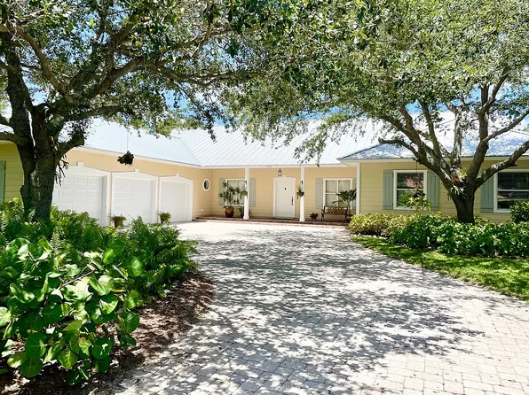 2105 W Beachside Ln, Vero Beach, FL 32963