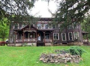 48 Ubel Ln, Mill Hall, PA 17751