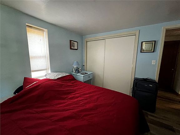 5th image of 2812 Court Ave