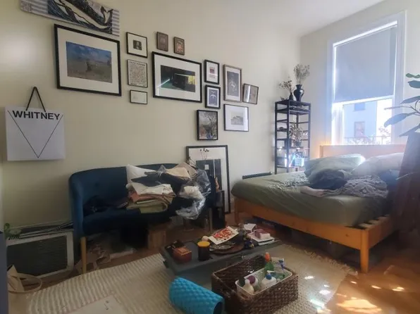 32 Middagh Street image 1 of 5