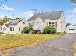 330 Oakwood St, Bridgeport, CT 06606