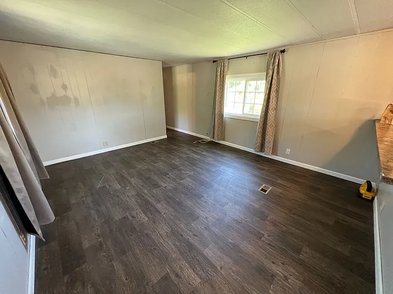 6 Reeves Rd — Photo 3