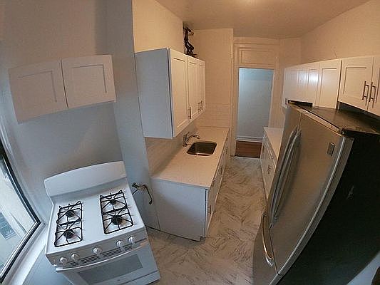 5th image of 712 W 180th St #44