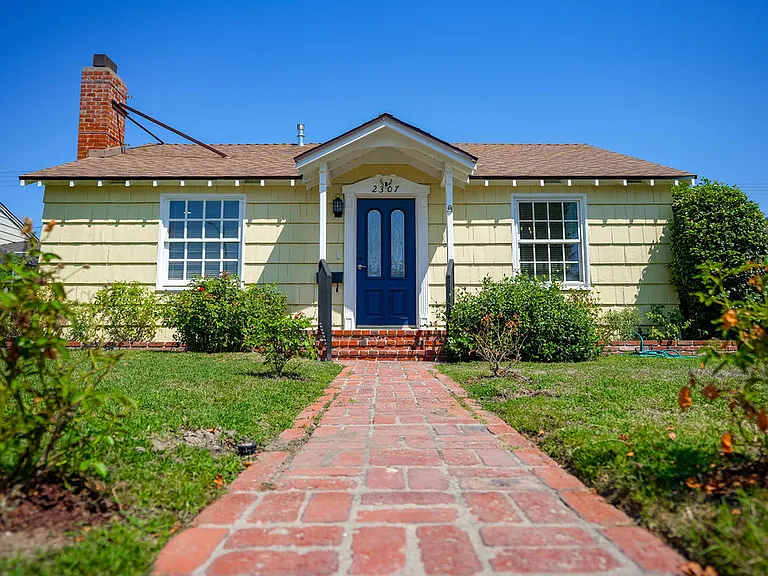 2307 W Verdugo Ave — Photo 48