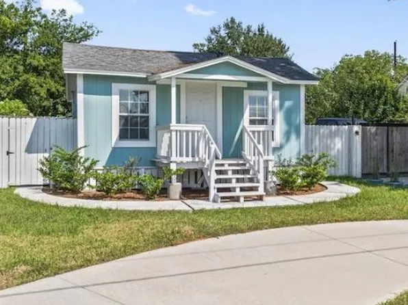 21806 Falvel Rd #A, Spring, TX 77388