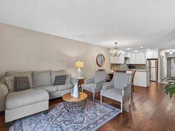 149 Riverview Dr APT 11, Monticello, MN 55362
