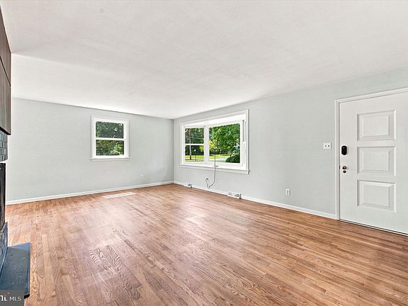 4th image of 112 Stump Rd