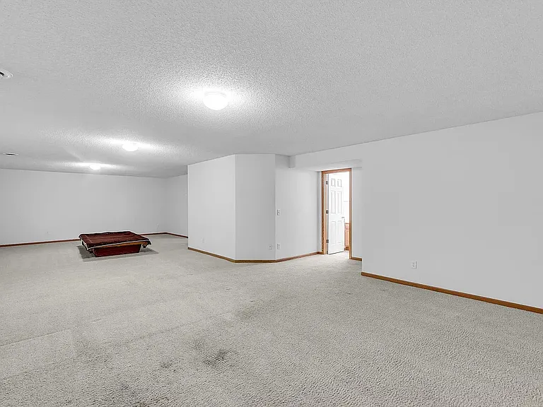 2394 Beech St W — Photo 14