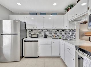 6051 NW 61st Ave APT 203, Fort Lauderdale, FL 33319