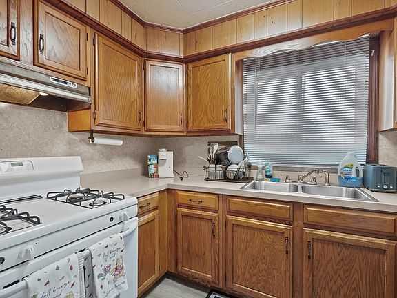 2nd image of 111 Park St
