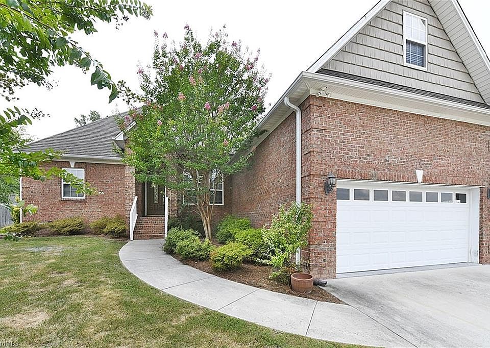 1st image of 423 Quick Silver Dr