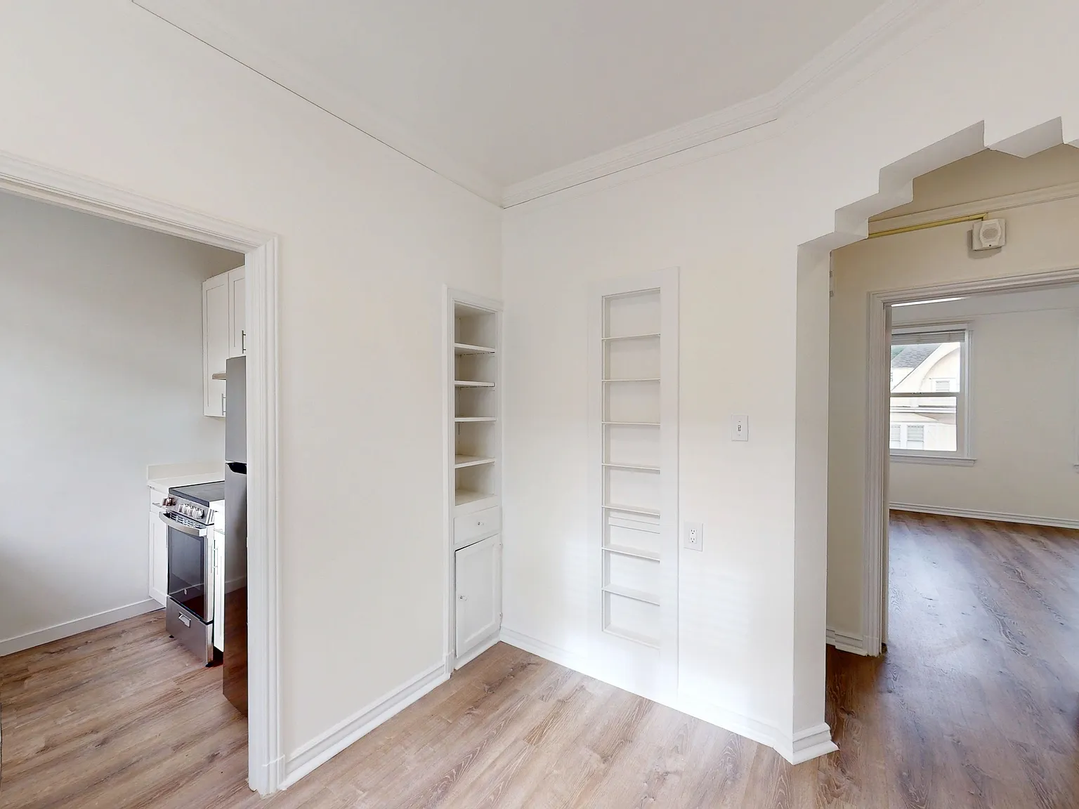 Top Floor Remodeled 1 BR x 1 BA in Pacific Heights - walk to Fillmore St. — Photo 2