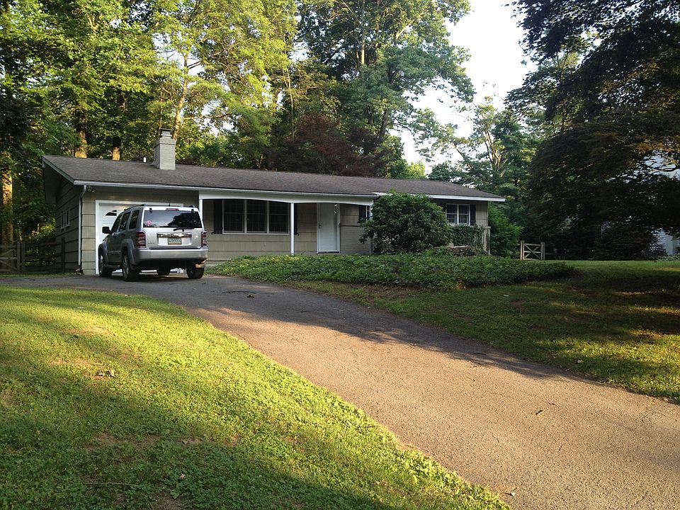 2nd image of 63 Bedford Pl
