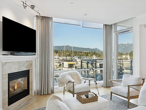 4th image of 323 Jervis St #103