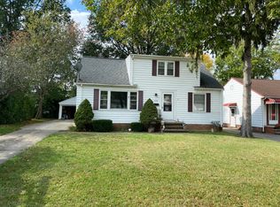 5304 Chestnut Hill Dr, Willoughby, OH 44094