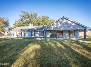 10415 Pin Oak Dr, Biloxi, MS 39532