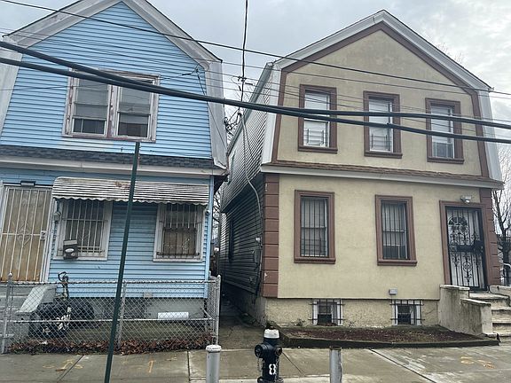 2nd image of 16612 Douglas Ave