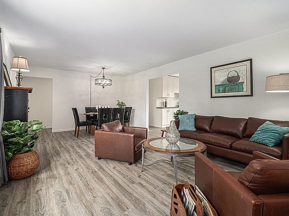4th image of 28769 Oakwood Pl