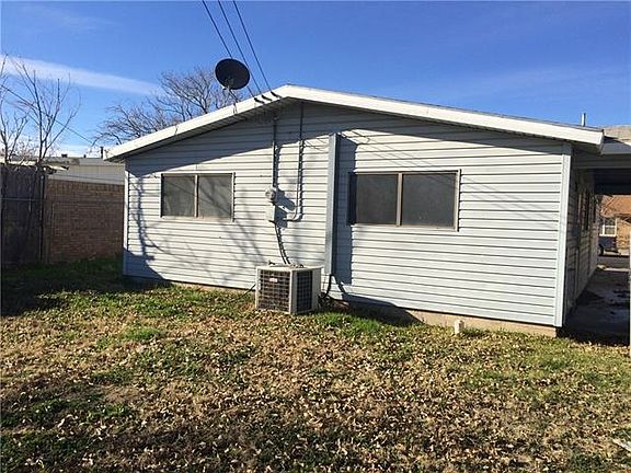 3rd image of 1207 Pine Ave