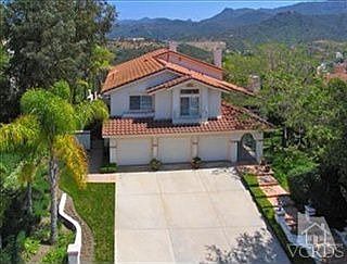 1st image of 3026 Grandoaks Dr