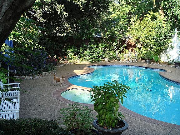 4th image of 4104 Crest Ct