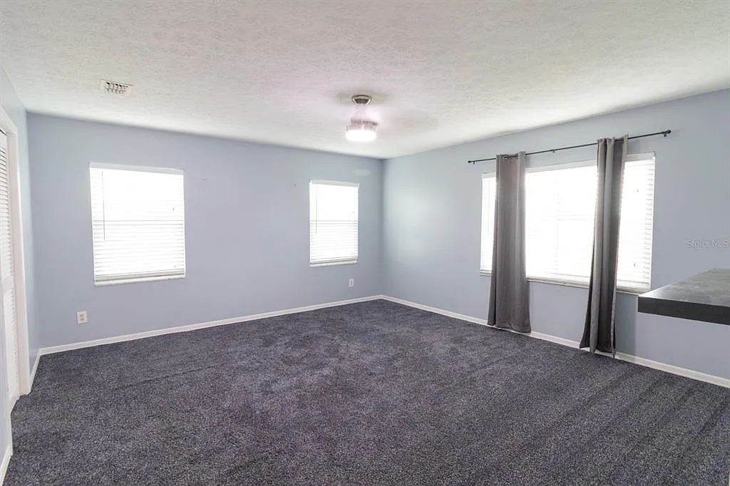4 bed, 2.5 bath, 2439 sqft, $2,625 — Photo 2