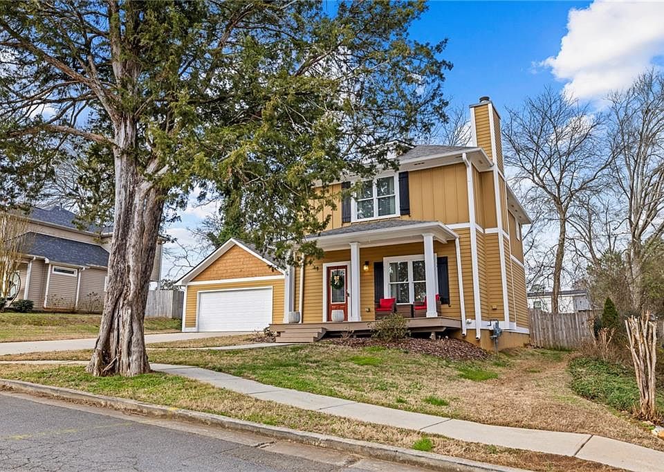 1st image of 4557 Spring St