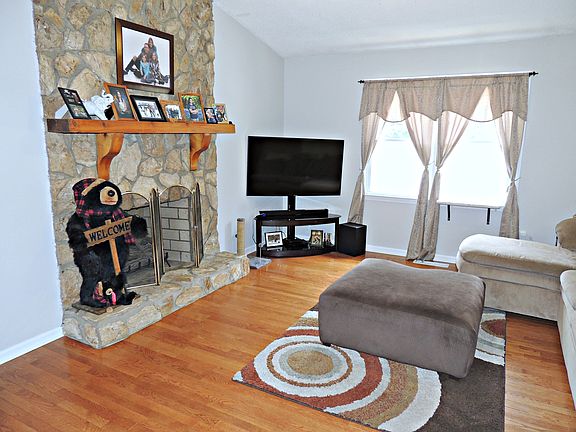 3rd image of 2665 Blackburn Ct