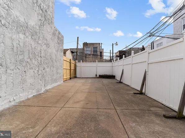 3207 Memphis St, Philadelphia, PA 19134