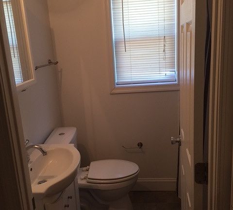 4th image of 1737 E Passyunk Ave