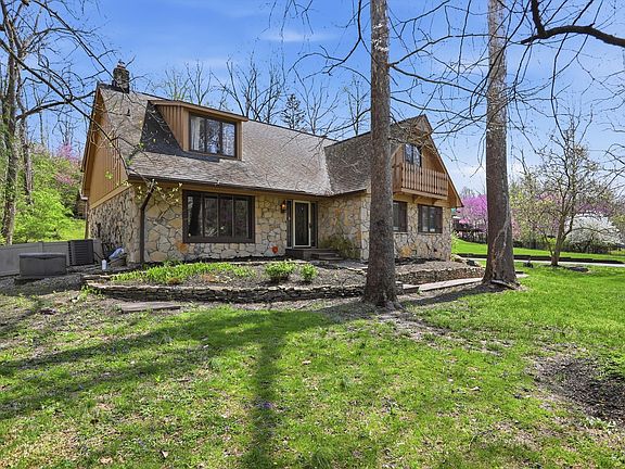 2nd image of 6361 Creekside Ln