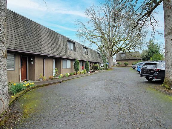 5th image of 14620 SE Woodland Way APT 2