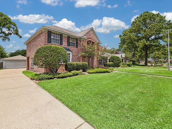 3rd image of 4003 Haven Pines Dr