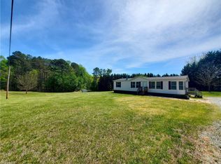 2022 Turkey Ford Rd, Mount Airy, NC 27030