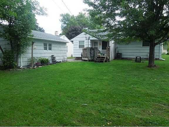 3rd image of 1169 Hall Ave
