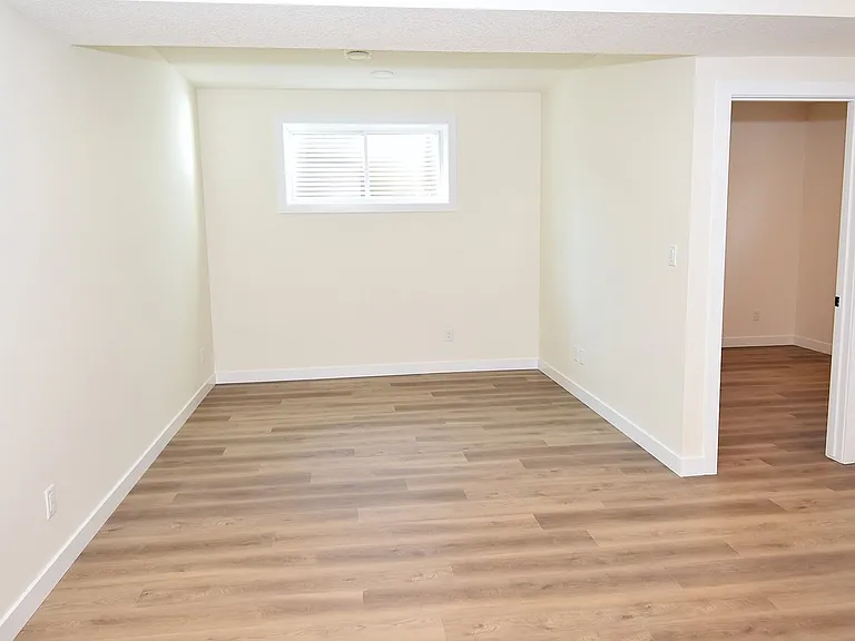 2133 5th Ave SW — Photo 49