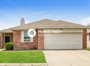 1104 McKavett Dr, Fort Worth, TX 76140