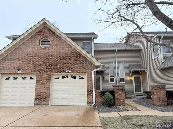 1743 Blue Oak Dr, Chesterfield, MO 63017
