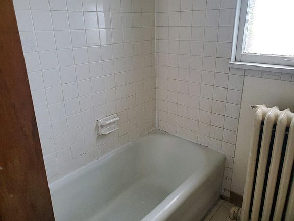 5th image of 1912 Elmwood Ave #2
