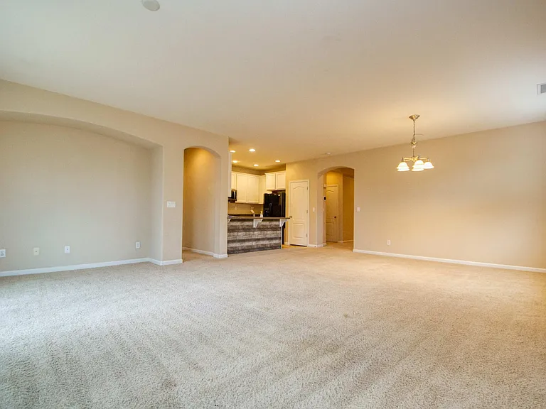 495 Cortono Dr — Photo 2